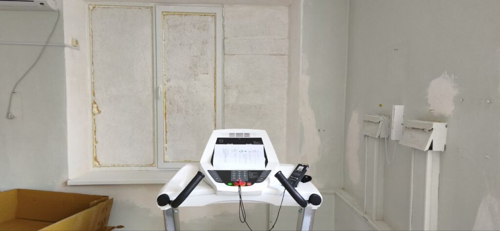 Реабілітаційна доріжка Dyaco 7.0T у дитячій лікарні Херсона