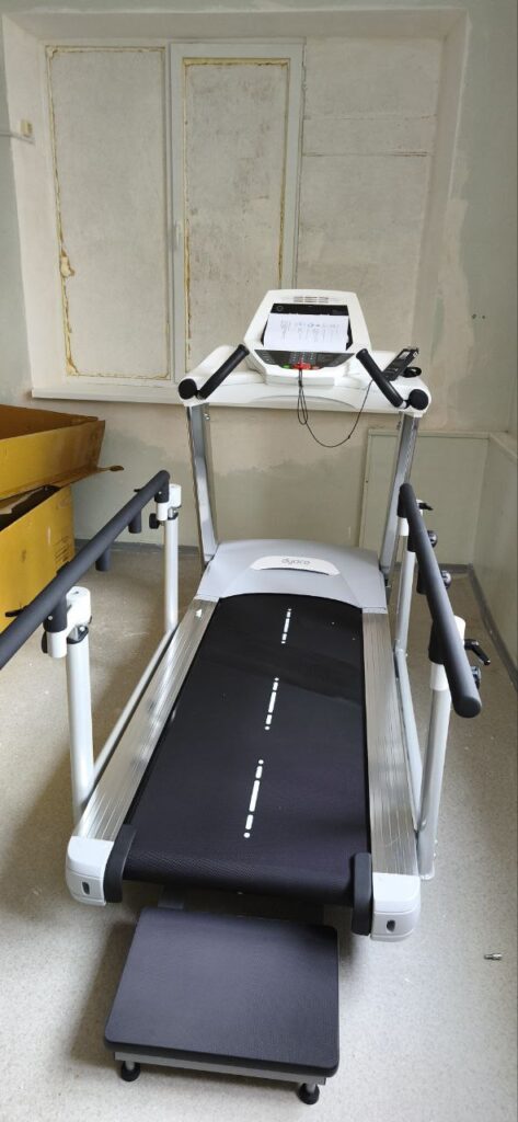 Реабілітаційна доріжка Dyaco 7.0T у дитячій лікарні Херсона